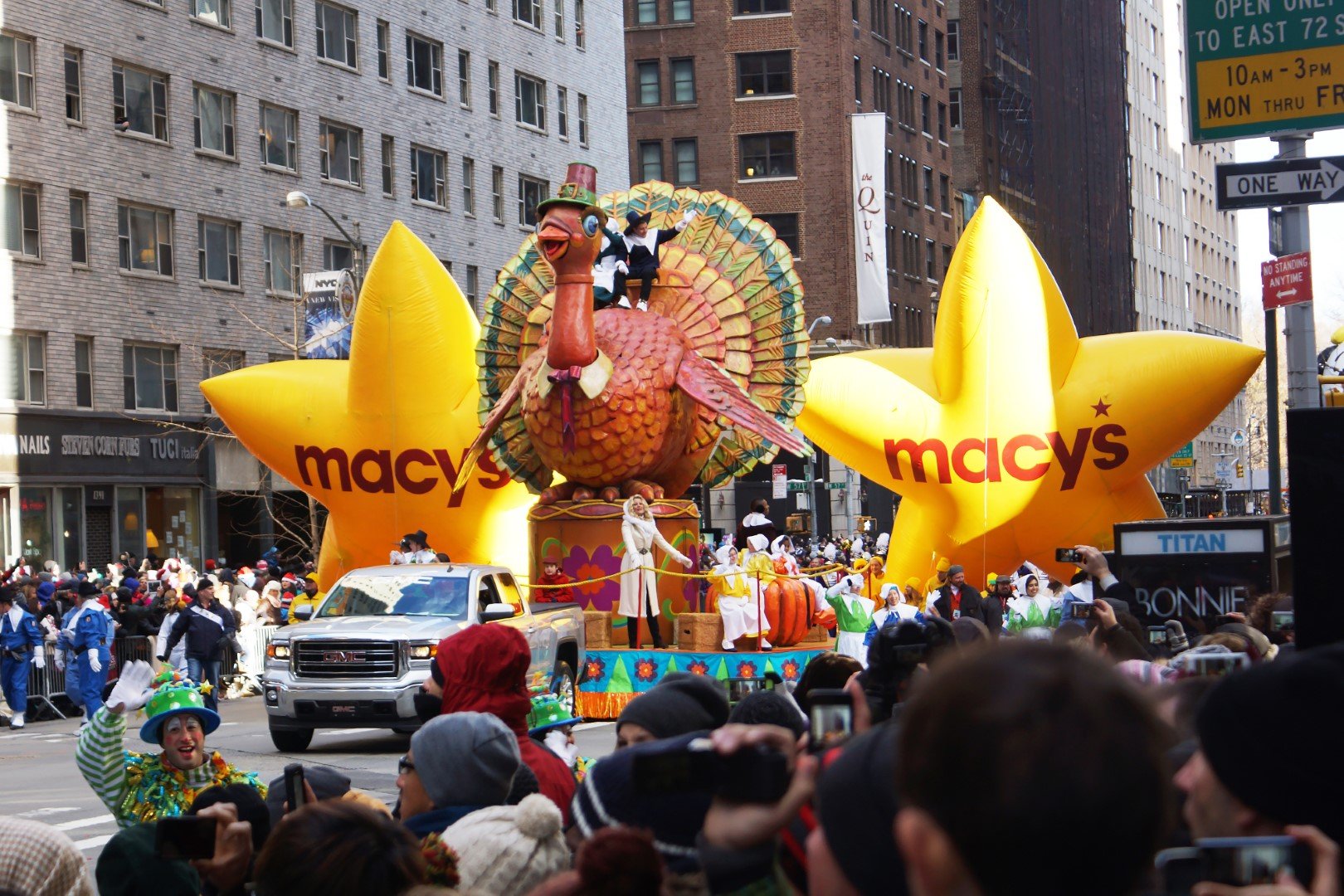 Macy's Thanksgiving Day Parade LUMA Hotel